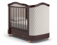 Детская кроватка на колесах Тиффани декор ромб (махагон)